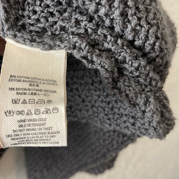Super soft Free People extra small grey sweater. - Picture 8 of 9